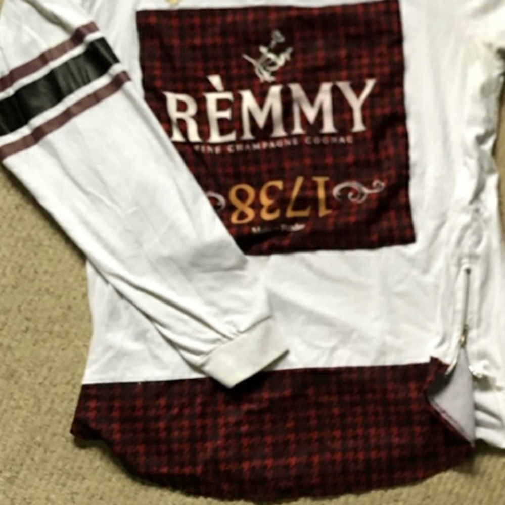 COPY - Remmy Hennessey longsleeve xl red houndtooth w